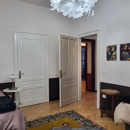 La Casa Di Gatsby Lusso In Pieno Centro Con Parcheggio Apartment Gorizia Ngoại thất bức ảnh