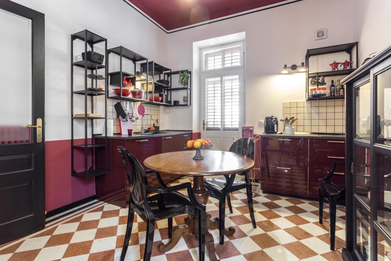 La Casa Di Gatsby Lusso In Pieno Centro Con Parcheggio Apartment Gorizia Ngoại thất bức ảnh